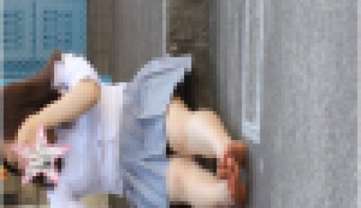 蒸れた足裏をがっつり見せてくれるJKちゃん【素足にローファー】