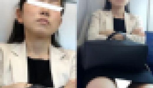 (電車対面）(顔出し)ロングの黒髪人妻OLさん…スカート短め黒ワンピからむき出しのパンストあんよを観察してみました!!
