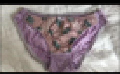 彼女の下着を晒します１