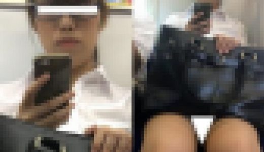 (電車対面）(顔出し)リクルートスーツをお召になったメガネっこ女子大生さん…お鞄の下の▼ぞーんに迫ります!!