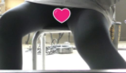 ☆衝撃映像☆【机の下の真実】～生保レディー2人組～股開き編！