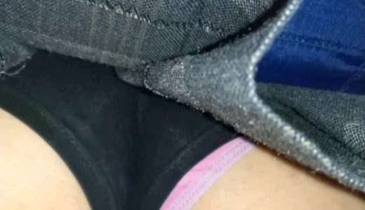 けしからん、エスカレーターで盗撮を警戒して最後尾に乗るような娘には悪戯part.15【PC用・縦動画】