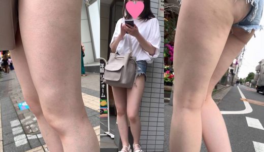 【お尻丸出し】エグすぎ…ハイレグショーパンの露出狂JD?