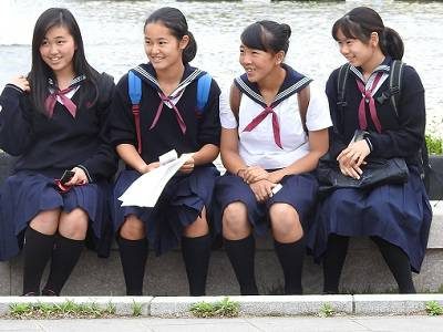 制服姿の女のコを撮影しました！！２２