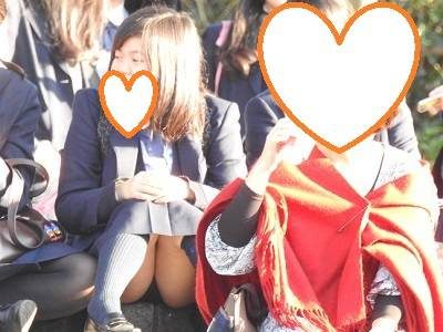 制服姿の可愛いコを発見！！（ＦＨＤ）大変です！！パンツが見えてますよ９