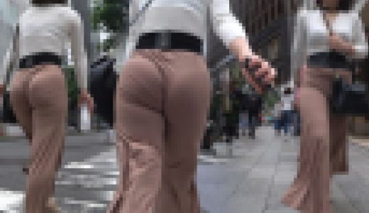 【超高画質】暴れ狂うデカ尻美人妻！！ケツの形を露わに晒して市中の男の視線を浴び日頃の不満をぶちまけてるのでしょう。。