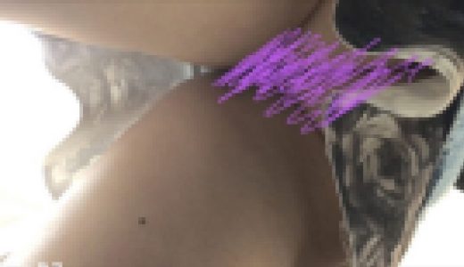 まさかのノーパン！？世界遺産級のムチムチボディ美女の魅惑パンチラ胸チラ