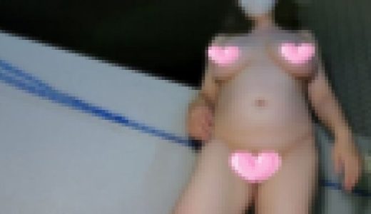 ?愛華の個人撮影?夜のベランダで全裸オナニーする変態人妻