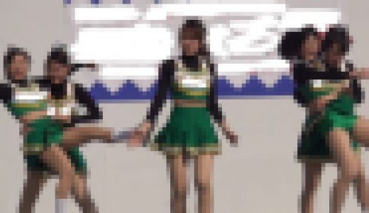 お祭り参加のカワイイ緑の衣装のDチアダンス