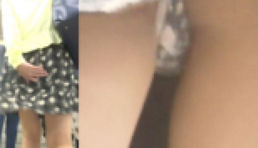 パンチラ盗撮 女子大生 Tバックを接写 パンチラガードされても強引撮影