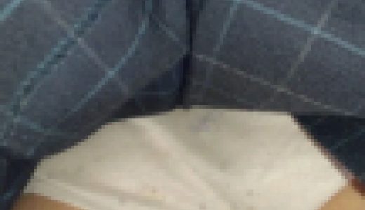 けしからん、エスカレーターで盗撮を警戒して最後尾に乗るような娘には悪戯part.19【PC用・縦動画】