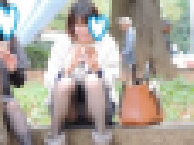 お座りお姉さん発見！！（ＦＨＤ）大変です！！パンツが見えてますよ２６