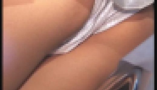 神アングル！綺麗なお姉さまの食い込みパンツを直下型でズームインNO-2