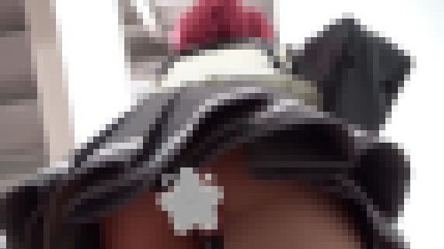 コスプレイヤー階段ぱんつ