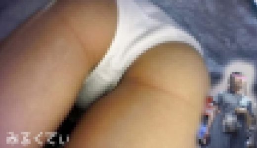 家族で買い物に来ていた女の子