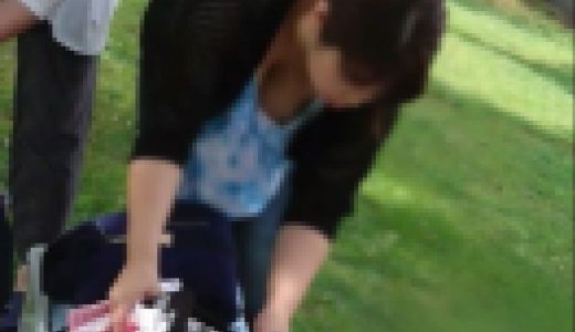 再販  胸チラ 谷間 爆乳