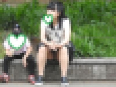お座りお姉さん発見！！（ＦＨＤ）大変です！！パンツが見えてますよ１１５