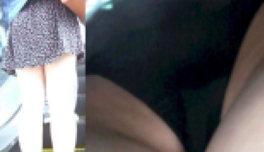 [★新作]パンチラ盗撮 OLさん 超ミニスカワンピースの黒パンツに超接近