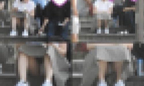 お座りお姉さん発見！！（ＦＨＤ）大変です！！パンツが見えてますよ１５５