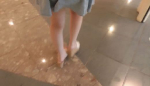 ショッピングモールで綺麗なお姉さんの胸チラパンチラ　個人撮影　完全オリジナル