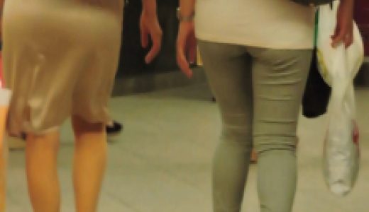 ピタパンレギンスギャル食い込みエロ尻にフル勃起！【動画】街撮り編 1011
