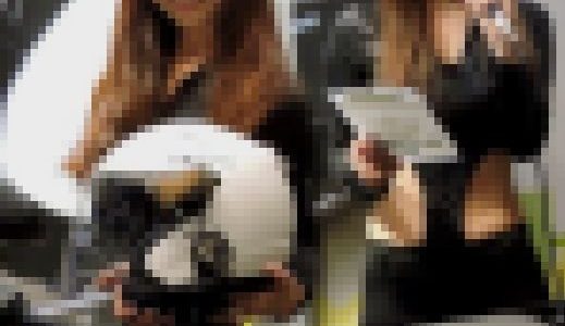 原稿を読むコンパニオン2015モーターサイクルショー【動画】イベント編 1210