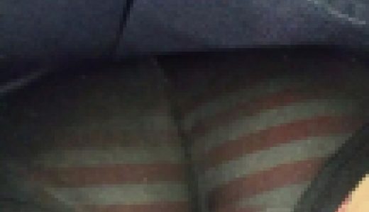 けしからん、エスカレーターで盗撮を警戒して最後尾に乗るような娘には悪戯part.27【PC用・縦動画】