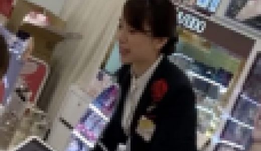 大特価！S級美容部員さん　セクシーパンティ撮り！