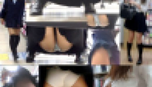 ■SET■びっしょり滲んだシミ付きPが丸見え開脚+白P&ブラチラ&めくり揺れるぷり尻堪能パンチラ動画２SET