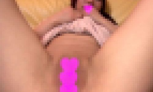 FULL HD版【個撮 顔出し】パイパン素人奥様の超敏感なデカクリトリスと潮吹きピンクまんこ