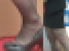 携帯ショップ店員の蒸れ蒸れ黒パンスト足