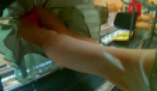 パンチラ逆さ撮り中にカメラを蹴られましたｗ丸見えふんわりロングスカート【動画】ヤバッち 007