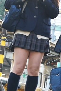【本編顔出し】街でスカートが短いJ●に声をかけてホテルに連れ込み制服のままハメ撮りセックス【個撮】