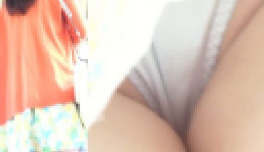 パンチラ盗撮 OLさん 食い込み白パンツに超接近