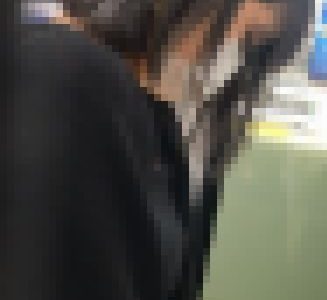 ﾊﾞｯｸﾘ開いた胸元を異様に気にする女良を視姦＾＾
