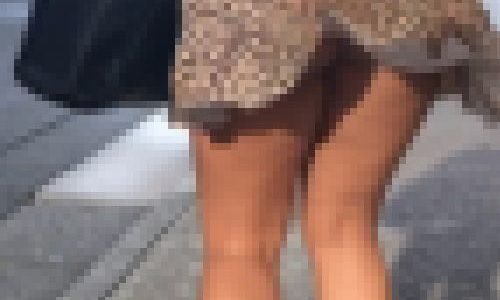 【ミニスカ階段後取りシリーズ】ヒラヒラ豹柄ミニスカ
