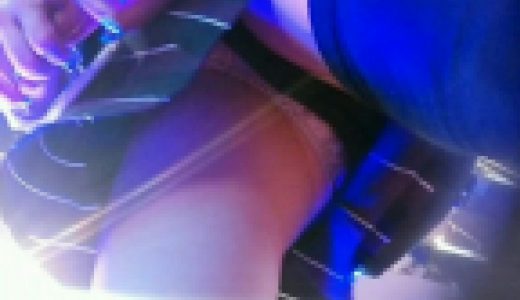 逆さ撮り　パチンコ店員　フロント　バック　純白　ガッツリハミパン