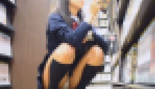 女子校生制服パンチラ 超かわいいセーラー服jkの純白パンツがモロ見え！！ Part2