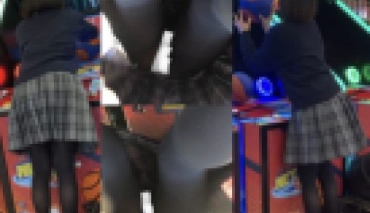 #67  ゲーセンの床からこんにちわ！彼氏とお楽しみ中のスレンダーJKちゃんの逆さ撮り風景