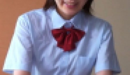 【個人撮影】初出し?制服美●女ハメ撮り!!パイパンモリマンの美しい騎乗位?※限定