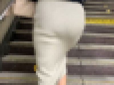 【デカ尻女の日常】セクシーニットワンピースのエロ尻。デカ尻の食い込みパンツ。両方の肉尻を交互に楽しむ最高のヌキタイム【560】