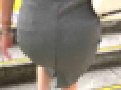 【時間が残念OL尻②】ピッタリお尻でパンティーラインが浮き出る！スレンダーなお尻で男の肉棒を迎える【569】