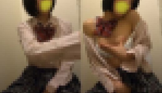 デパートのトイレでこっそりオナニーしちゃうJK60