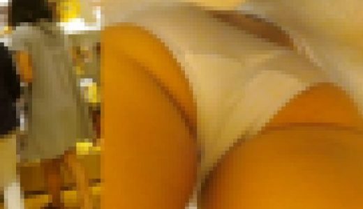 顔つき逆さ撮り10（ワンピースのお姉さん編）