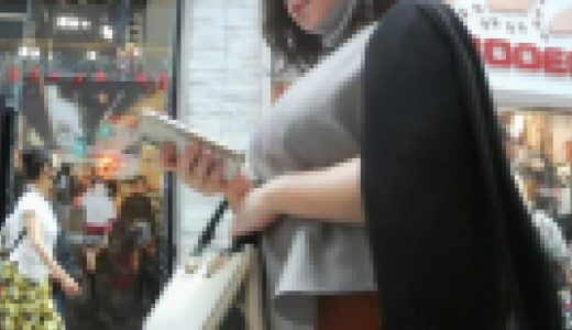 真っ赤なくちびるがそそるデカメロンお姉さま