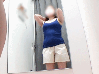 【隠密の試着室】☆開尻された奥に光る美アナルがたまらない！