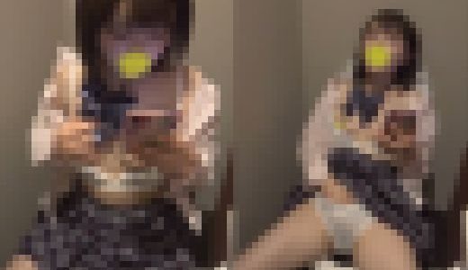 デパートのトイレでこっそりオナニーしちゃうJK66