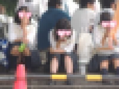 制服姿の女のコを撮影しました！！２