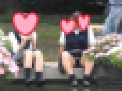 制服姿の可愛いコを発見！！（ＦＨＤ）大変です！！パンツが見えてますよ１