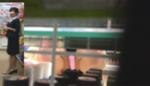 綺麗な制服ＯＬのスカートの中の秘密しゃがみ＆逆さ編part1